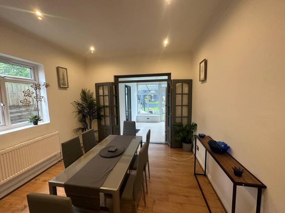 5 Bedroom House Se6 Лондон Экстерьер фото