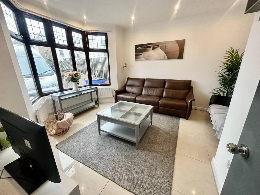 5 Bedroom House Se6 Лондон Экстерьер фото