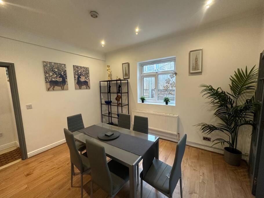 5 Bedroom House Se6 Лондон Экстерьер фото