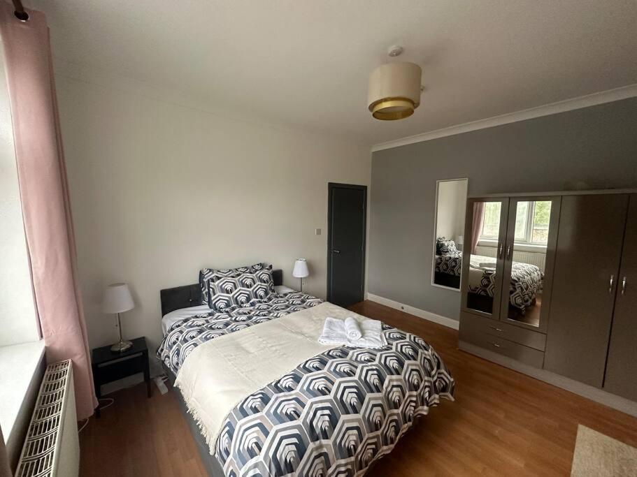 5 Bedroom House Se6 Лондон Экстерьер фото